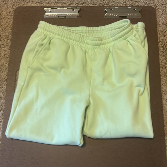 Fabletics neon green sweat pants - Picture 2 of 2